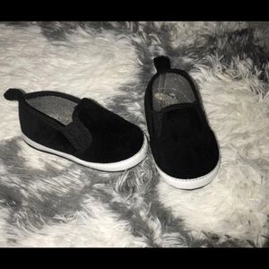 Black infant shoes